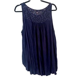 SJS Women's Navy Blue Top Blouse 1X Sleeveless Lace Front Knit Hi Low Stretch